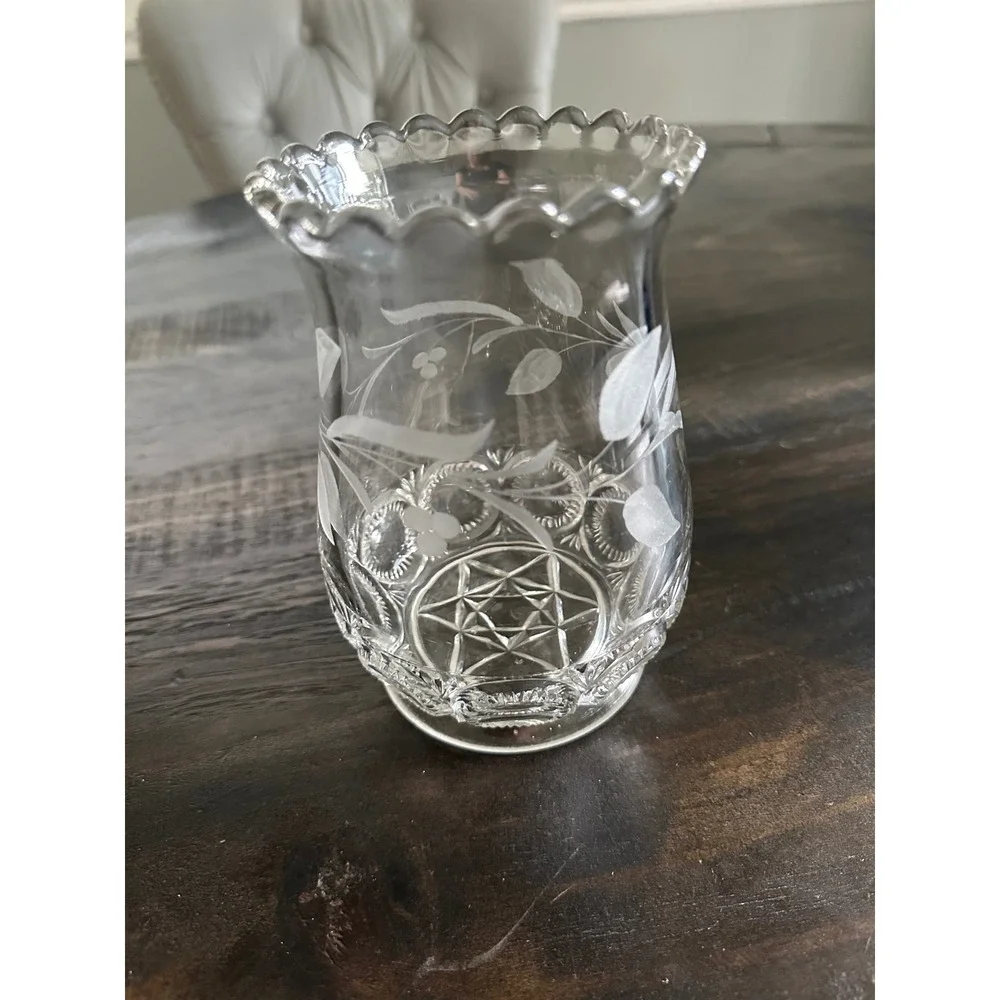 Etched Glass Hurricane Candle Holder Scalloped‎ Rim Starburst Base Clear
